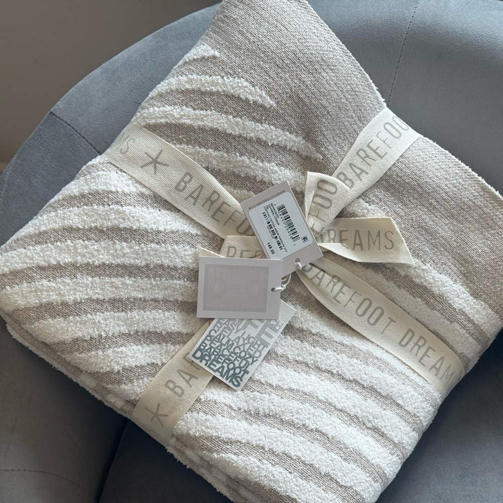 NWT Barefoot Dreams oatmeal/cream cotton agave throw